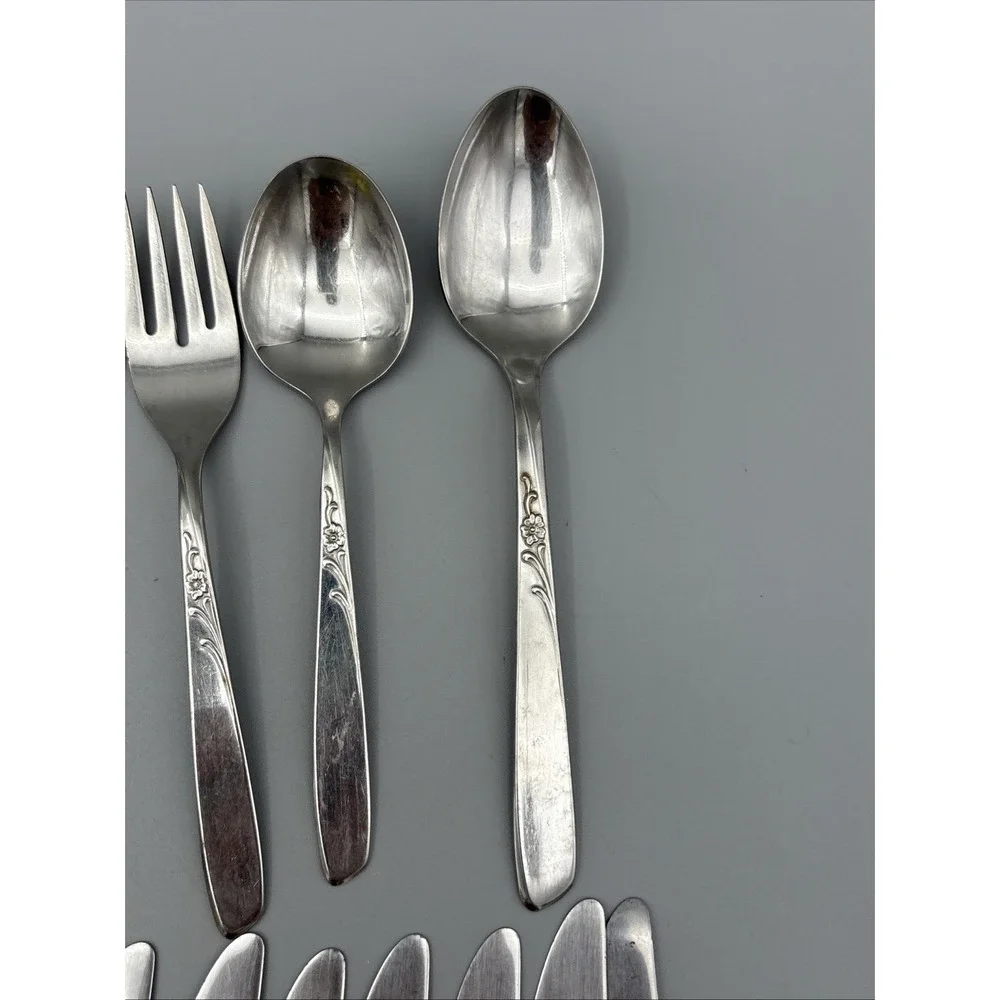 Vintage Oneida Spice Pattern 21 Pc Flatware Floral Fork‎ Spoon Butter Knife